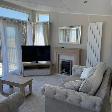 Stunning Caravan With Full Sea Views At Broadland Sands In Suffolk Ref 20236Bs Hopton on Sea Exterior photo