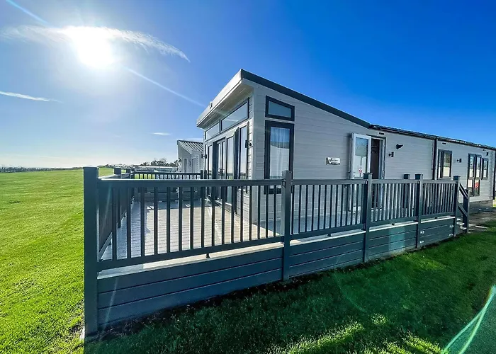 Stunning Caravan With Full Sea Views At Broadland Sands In Suffolk Ref 20236Bs