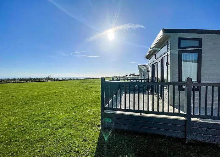 Stunning Caravan With Full Sea Views At Broadland Sands In Suffolk Ref 20236Bs