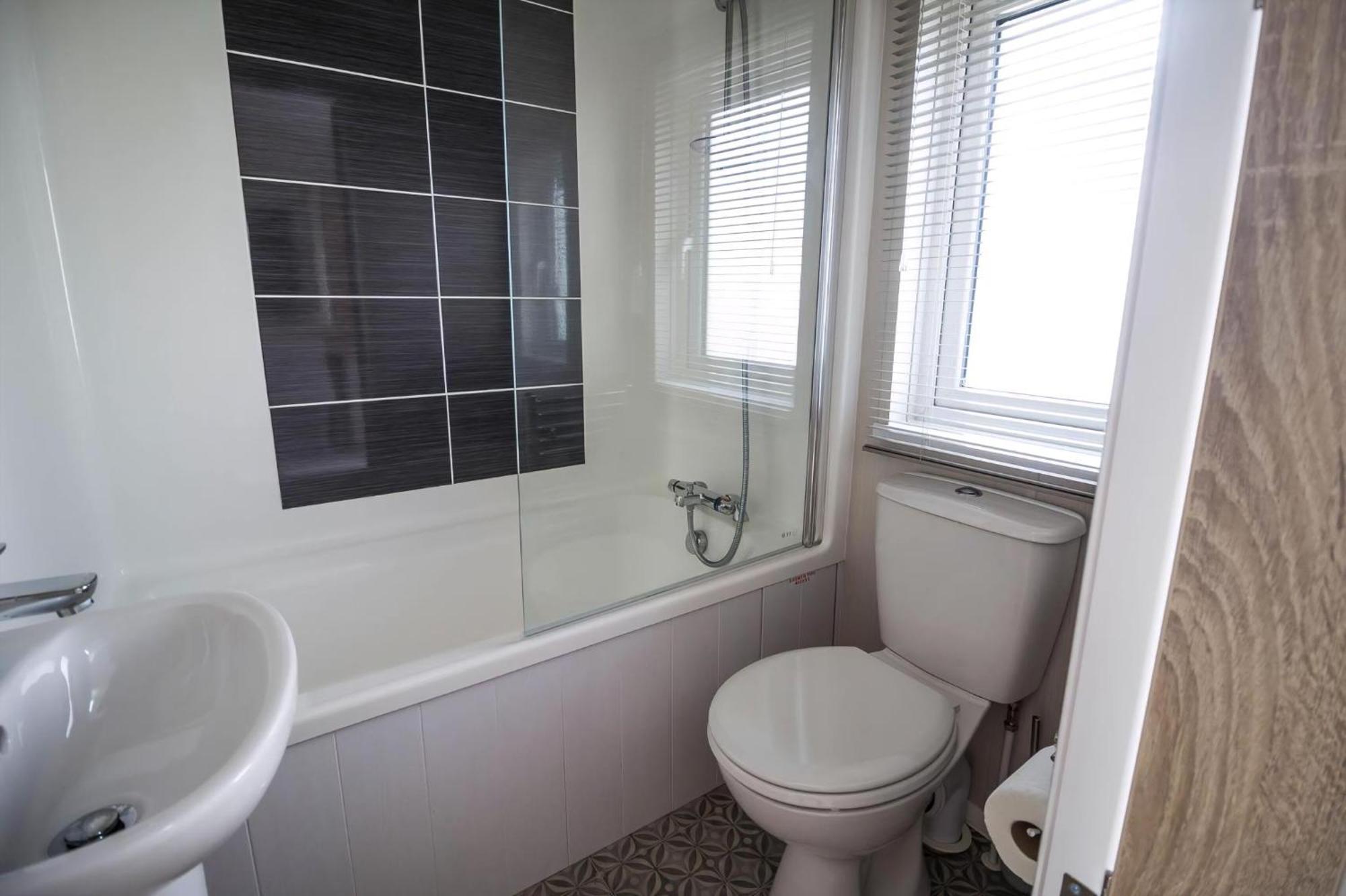 Stunning Caravan With Full Sea Views At Broadland Sands In Suffolk Ref 20236bs *