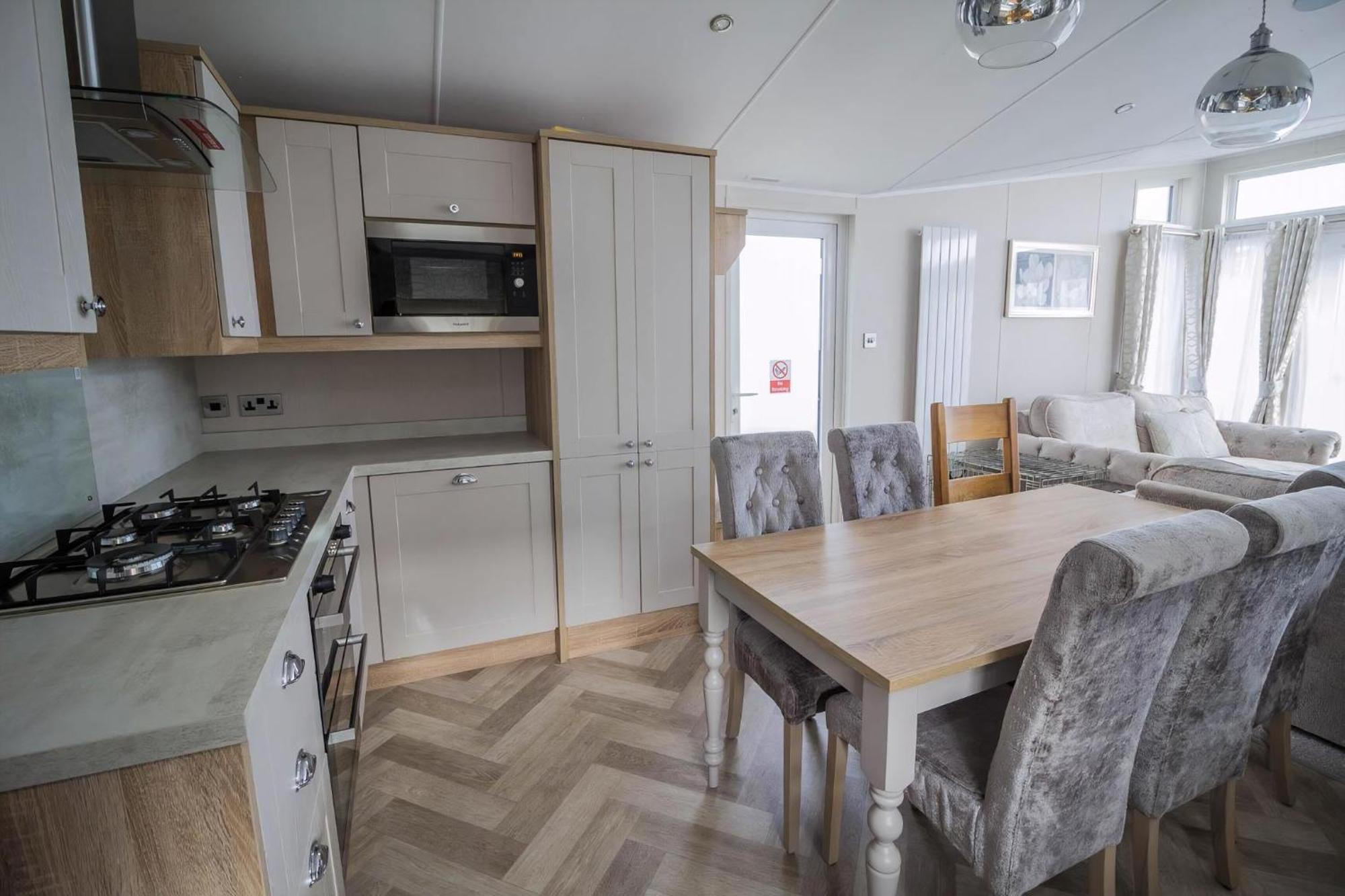 Campsite Stunning Caravan With Full Sea Views At Broadland Sands In Suffolk Ref 20236bs *